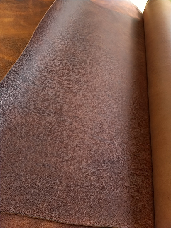 MARGOT brown 型押し97×58cm 1枚目の画像