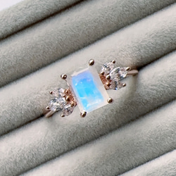 天然月光石 純銀戒指 迷人藍暈 優雅細緻 玫瑰金 6月生日石 第2張的照片