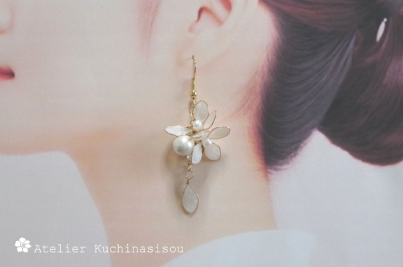 美甲花繡球與棉珍珠耳環〈Blanc〉〈Gold〉 第4張的照片