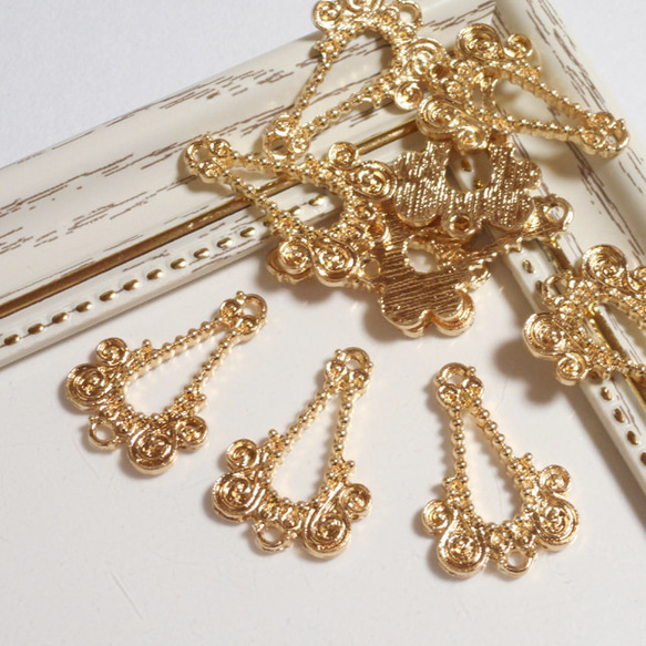 morikuma様 L字4点＋T字1点 アンティークゴールド 真鍮 アンティーク風デザインコネクター 金4個（228） チャーム 素材屋 さち