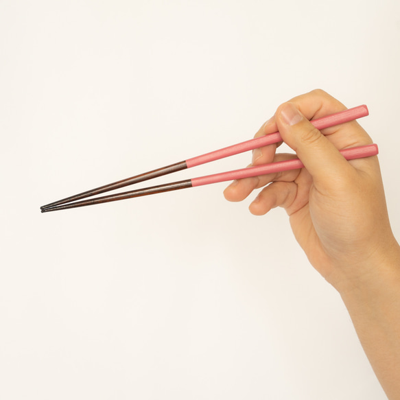 漆塗りのお箸 ピンク【女性におすすめ】  短め　21cm 四角形 日本製 5枚目の画像