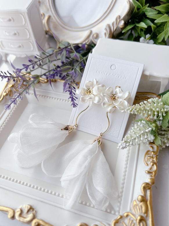 大人可愛い❣️大ぶり♡ラベンダー色 冬のフラワー樹脂ウサギちゃん