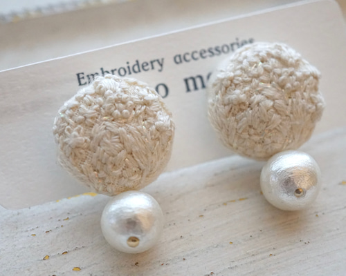 ミナペルホネン mousse くるみボタン　ピアス/イヤリング ミナペルホネンmermaid使用♪くるみボタンイヤリング イヤリング