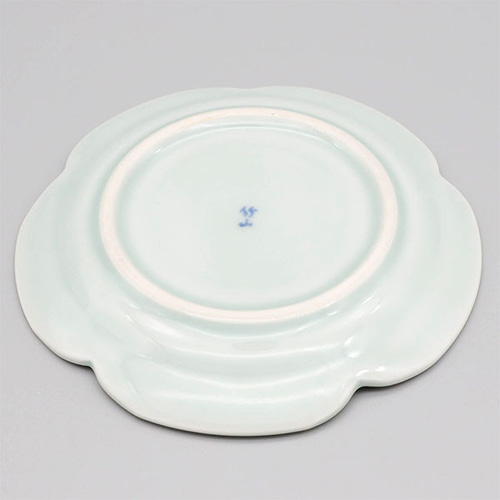 砥部焼 お皿 陶器 和風 「青磁花形5寸皿」 手作り 窯元 竹山窯 砥部焼 お皿 陶器 和風 「青磁花形5寸皿」 手作り 窯元 竹山窯