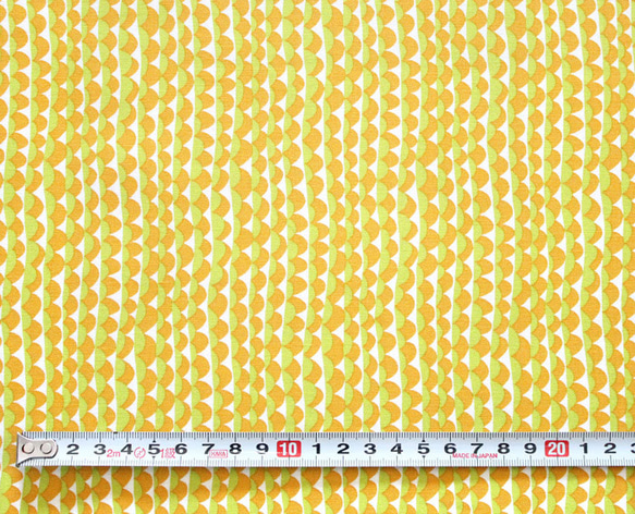 カットクロス Windham Fabrics / Atlantis 53343-7 Ripple Mustard 3枚目の画像