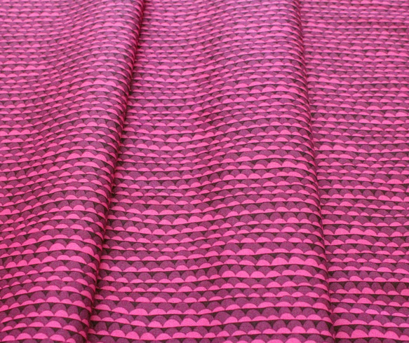 カットクロス Windham Fabrics / Atlantis 53343-8 Ripple Fuchsia 3枚目の画像