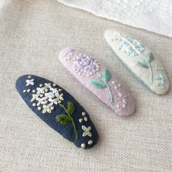 ふんわり優しいカラー＊紫陽花の手刺繍オーバルパッチンピン 4枚目の画像