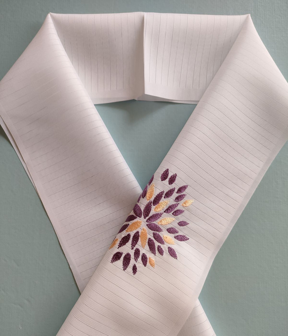 刺繍半衿 むじな菊 絽 和装小物（帯・半襟） 刺繍好日（ししゅう