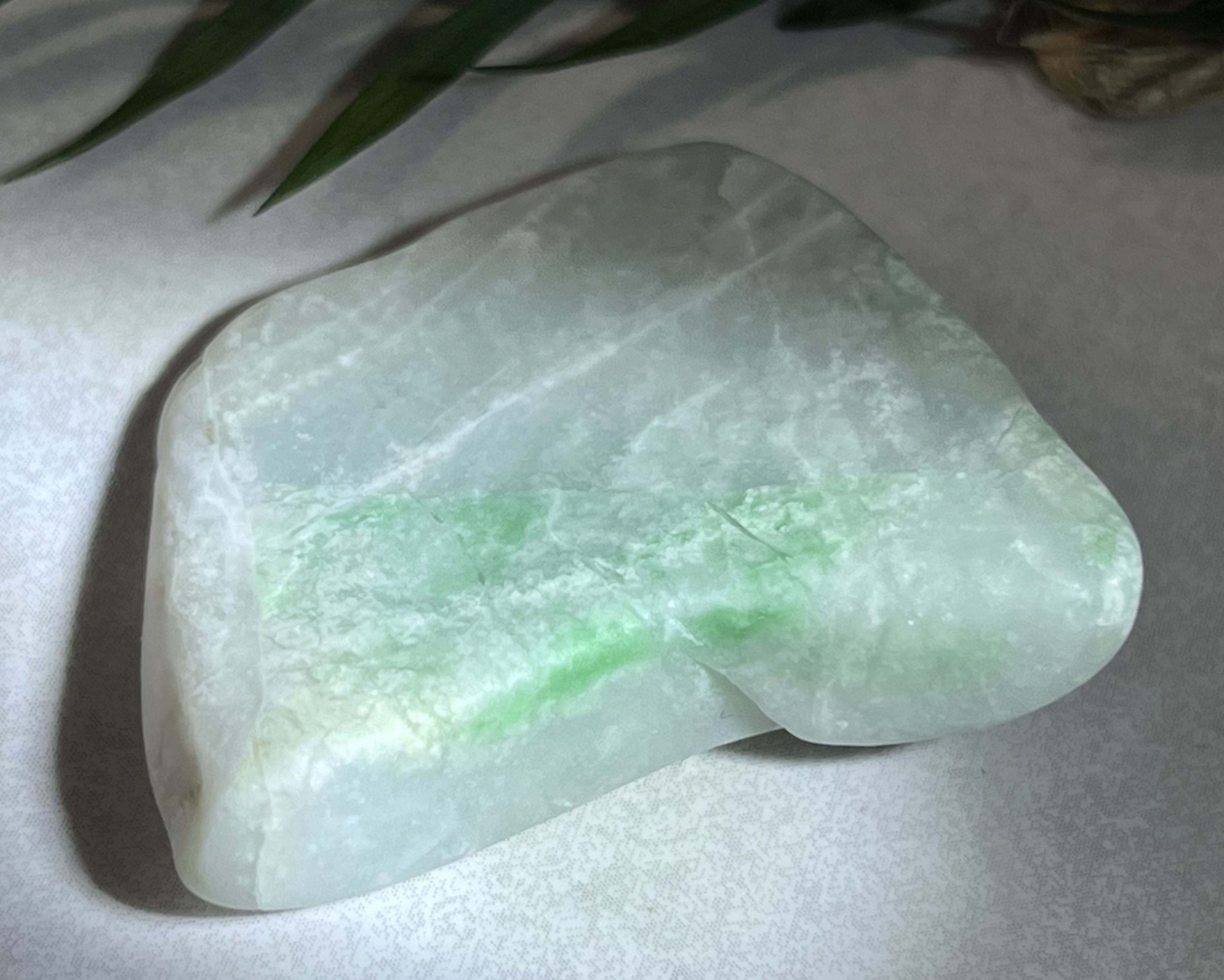 糸魚川産✨ ラベンダー翡翠 原石 ジェダイド タンブル 糸魚川産✨ ラベンダー翡翠 原石 ジェダイド タンブル