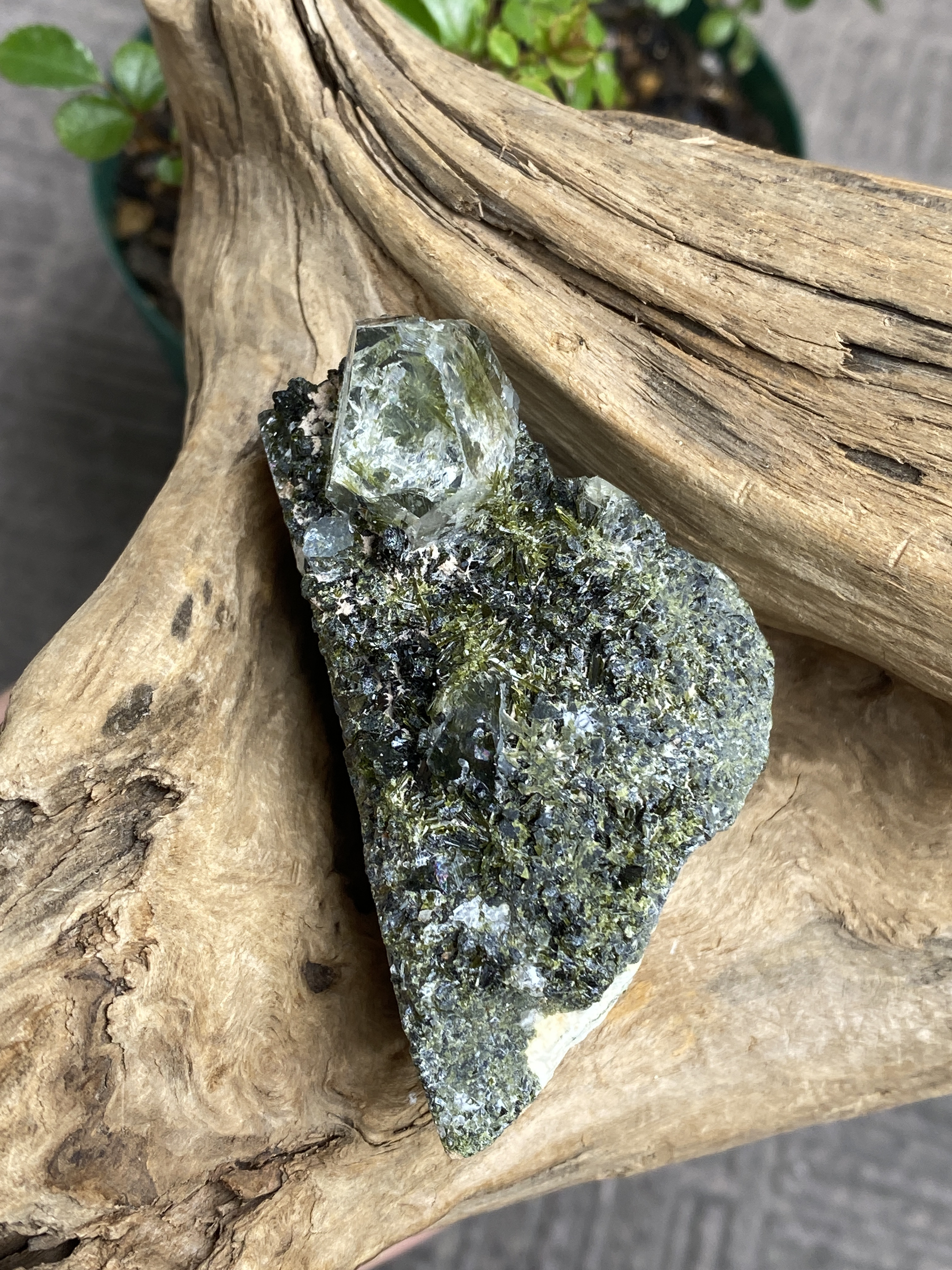 パワーストーン【高品質】ヒマラヤ水晶 ガーデンクォーツ  原石 大型 結晶 k661