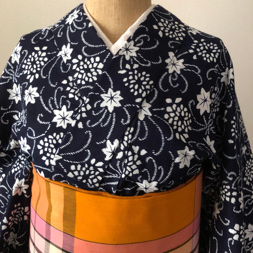 浴衣 単衣 本染 濃藍色に白抜き 夏の抽象花柄 着物 さまだや