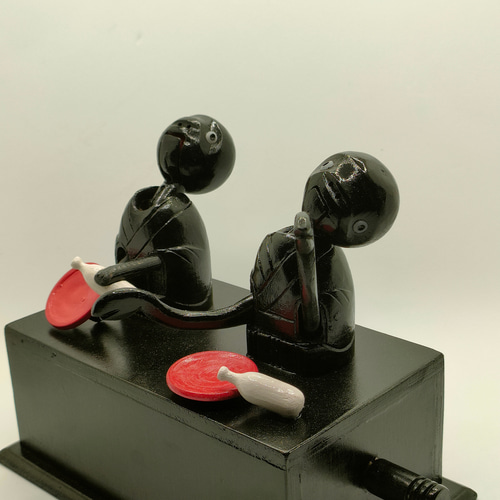 神戸人形 宴会】つまみを回せば黄泉(よみ)返る、かわいいお化けの