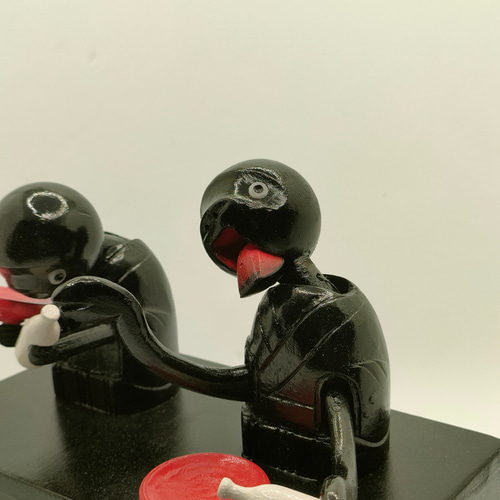 神戸人形 宴会】つまみを回せば黄泉(よみ)返る、かわいいお化けの