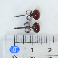 （獨一無二的商品，出口）紅寶石耳釘（6 毫米，鈦柱） 第5張的照片