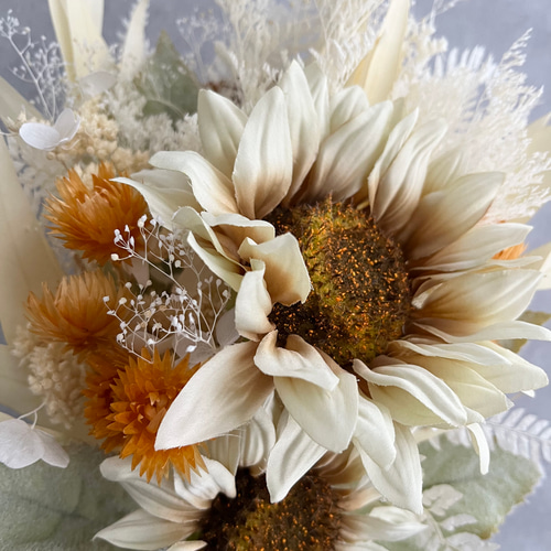 向日葵とかすみ草のホワイトオレンジブーケ ブーケ violaflower 向日葵とかすみ草のホワイトオレンジブーケ ブーケ violaflower