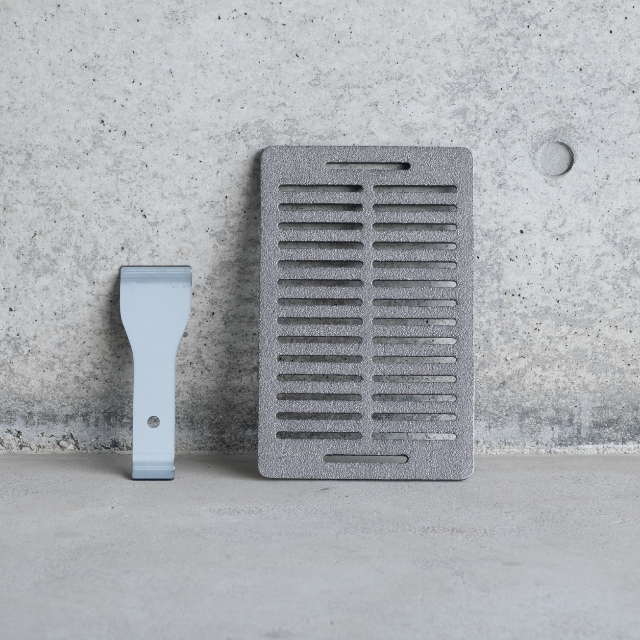 ”育てる一生物の鋳物鉄板『Meat ban 肉板』　※リフター付き イワタニ 炉ばた焼 炙りや 炉ばた大将 対応 焼肉