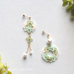 【訂做】梭織蕾絲繡球花棉質珍珠不對稱耳環&lt;Annabelle&gt; 第1張的照片