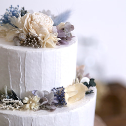 ※期間限定価格※ 本物のお花を使ったクレイ本物のお花を使ったクレイケーキ ブルー×ホワイト くすみカラーのフェイクケーキ 3枚目の画像