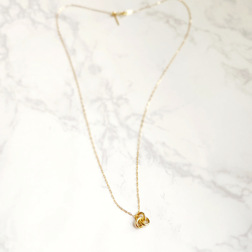 K10【つけっぱなしOK】トリプルサークル ゴールドネックレス