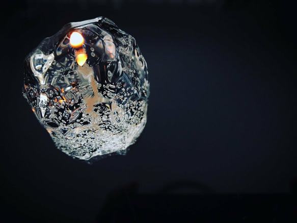 【アイアンキャンドルソーサー付】クリアキャンドル - 冷たき透明な灯り - 3枚目の画像