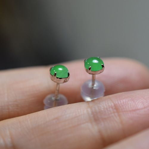 A23-1 現品 k18金 一粒 ピアス ミャンマー産 天然 本翡翠 陽緑