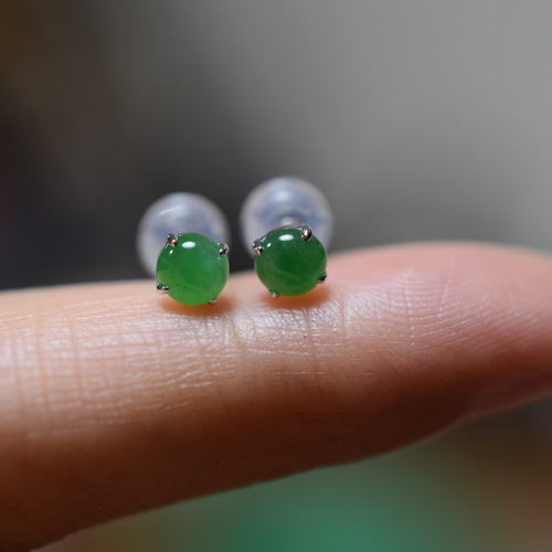 A23-1 現品 k18金 一粒 ピアス ミャンマー産 天然 本翡翠 陽緑