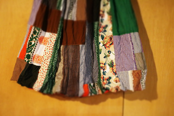 SAYOCAFEパッチワークのバルーンスカート(forest) 3枚目の画像