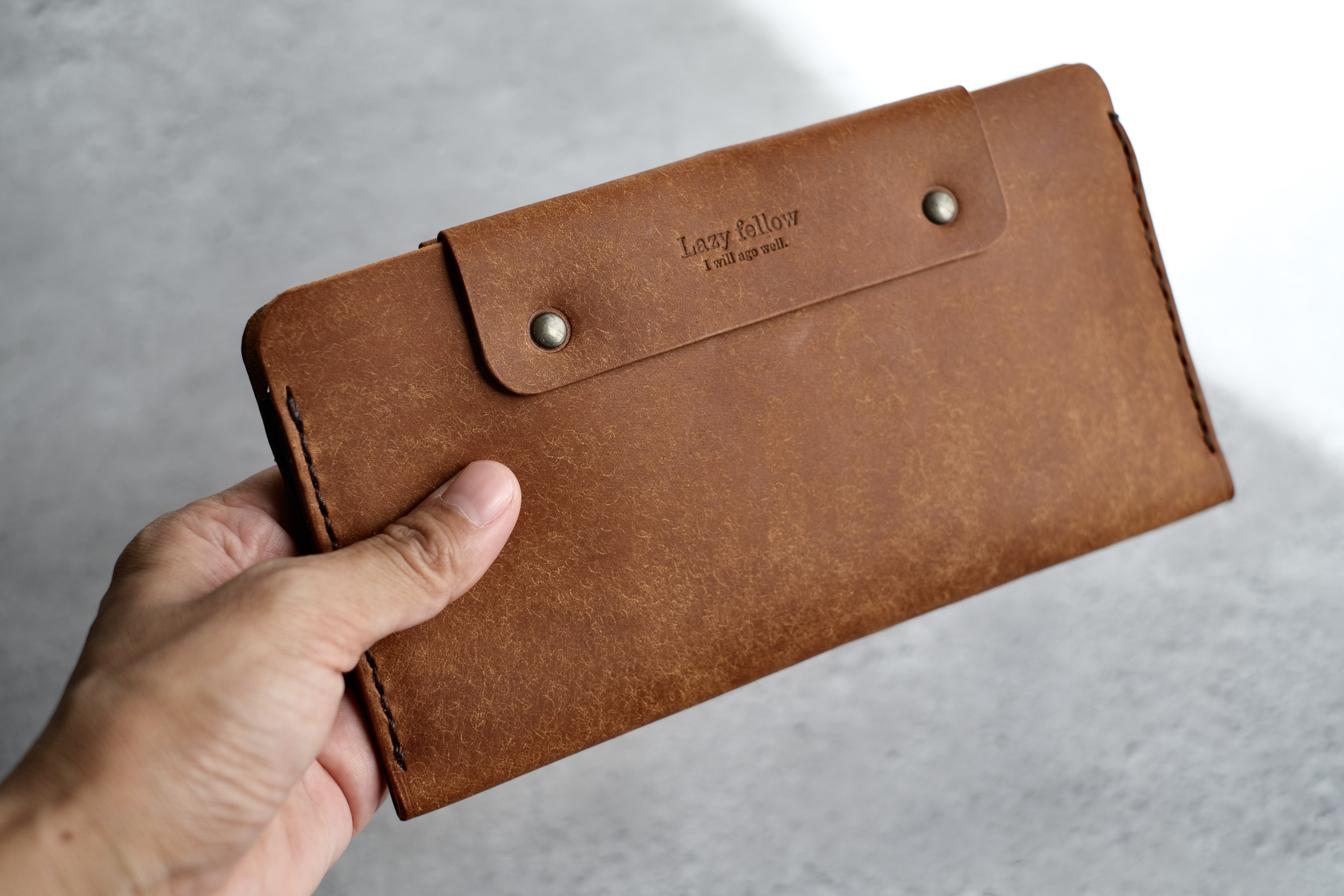 作家イチオシ　スリムウォレット　長財布 キャメル　送料無料中　シンプルな財布 17,424円