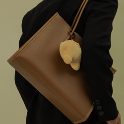 人気　高級感ショルダーバッグ 大容量脇バッグ 通勤カバン 鞄  トートバッグ ブラウン 1枚目の画像
