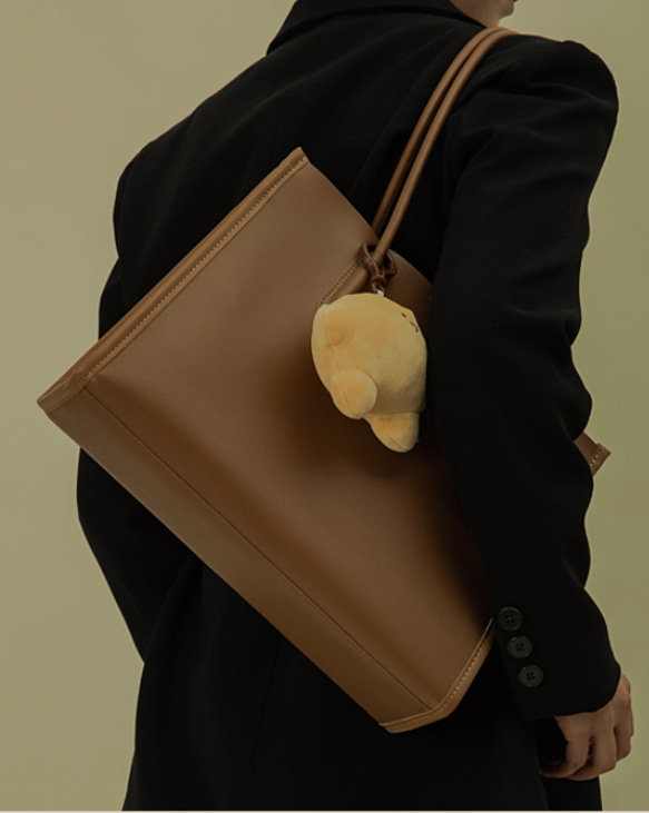 人気　高級感ショルダーバッグ 大容量脇バッグ 通勤カバン 鞄  トートバッグ ブラウン 1枚目の画像