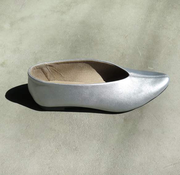 【清爽的顏色！ ] 霧面銀色真皮高跟鞋❄︎日本製❄︎ 第6張的照片