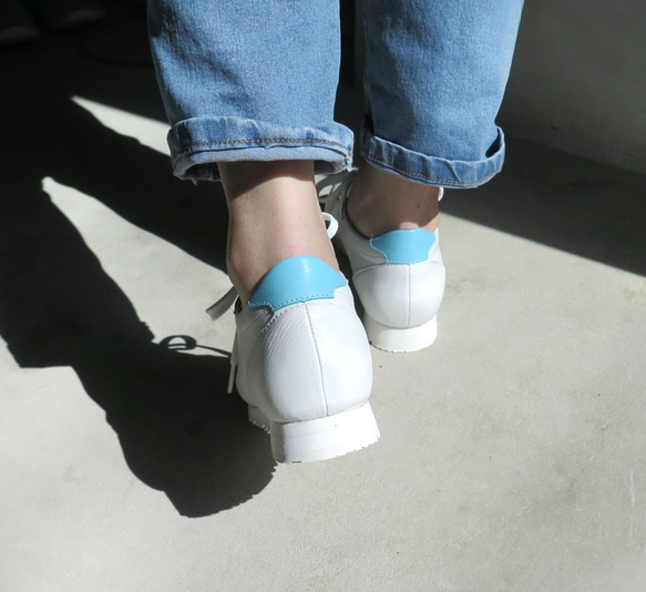 【流行白鞋！ ] 經典設計與高品質真皮！ EMA 運動鞋/白色 x 淺藍色 第8張的照片