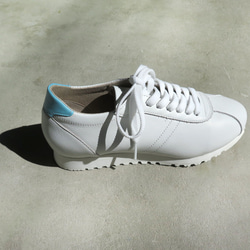 【流行白鞋！ ] 經典設計與高品質真皮！ EMA 運動鞋/白色 x 淺藍色 第4張的照片