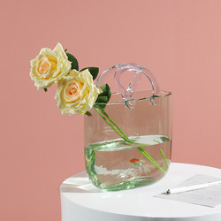 ハンドバッグに包まれたガラスの花瓶 15枚目の画像