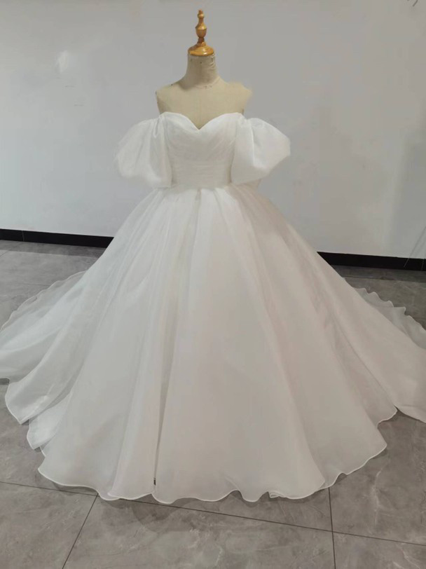 送料無料！美品！ウエディングドレ ターチュール ふっくら柔らかなバックリボン プリンセスライン /花嫁/結婚