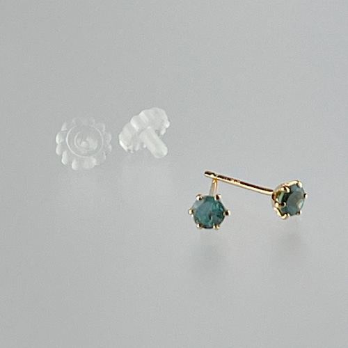 鑑別書付き K18刻印入り天然アレキサンドライトピアス ピアス