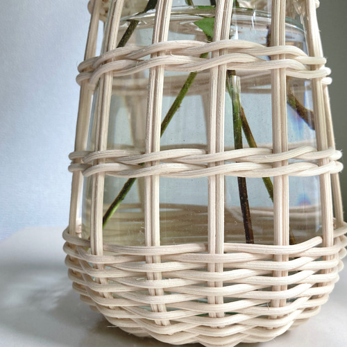 ラタンのフラワーベース（typeA）ナチュラル色 一輪挿し・花瓶・花器