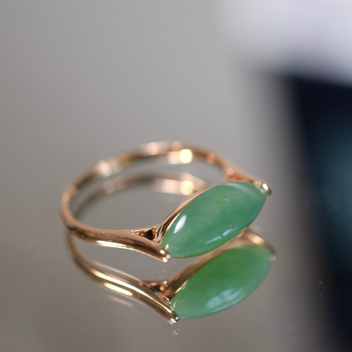 A23-4現品18.0号 k18金 リング ミャンマー産 天然 マーキス 本翡翠