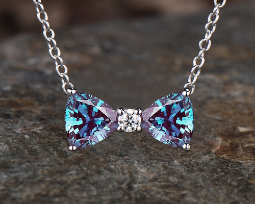 アレキペンダント 0011c7abedb93483297f1f8c4f7e57