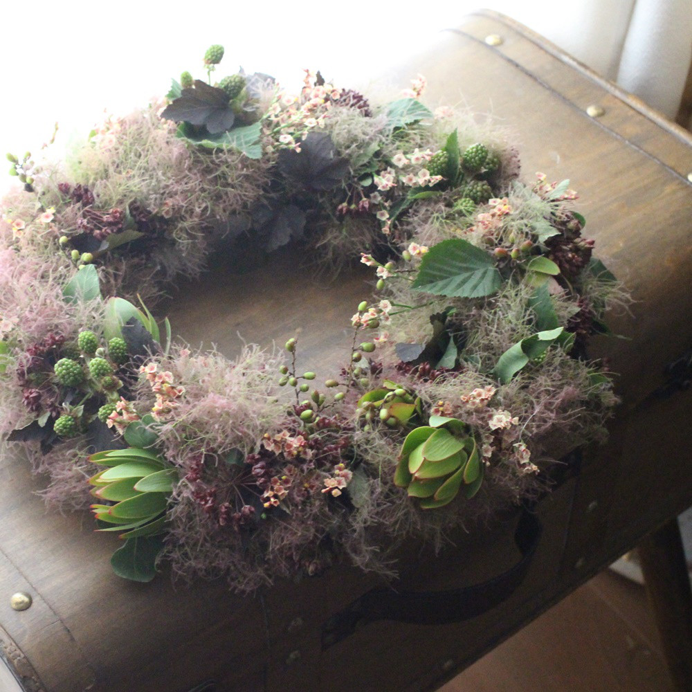 スモークツリーと実ものリース