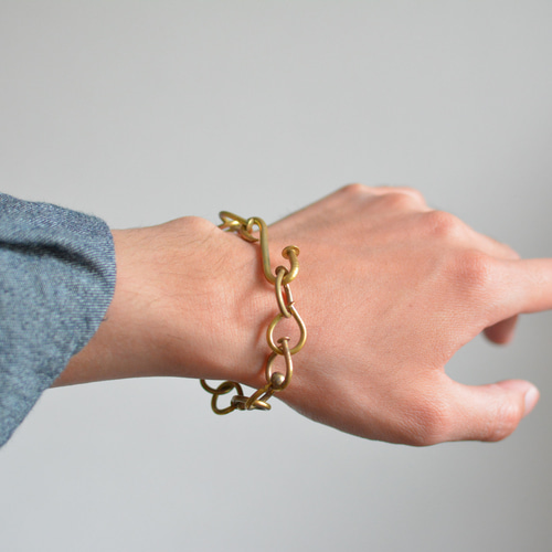 真鍮釘のチェーンブレスレット アンティークゴールドブラス