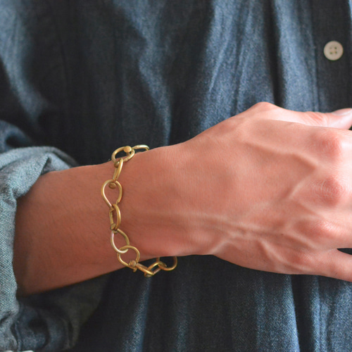 真鍮釘のチェーンブレスレット アンティークゴールドブラス