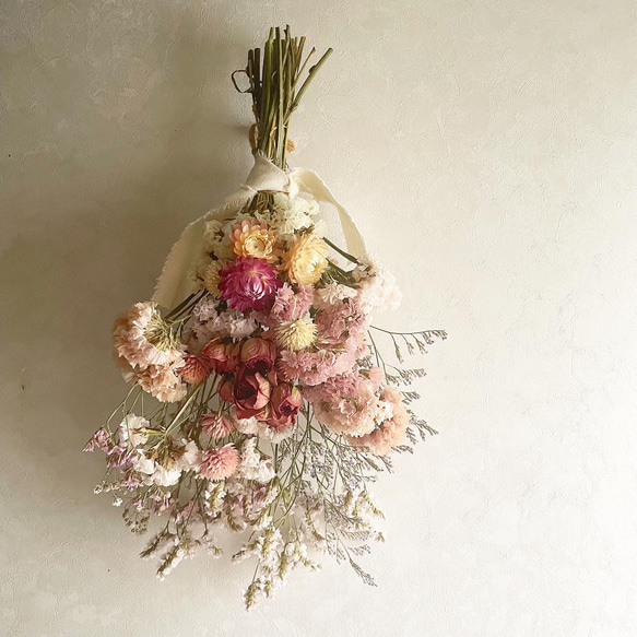 ஐ:*: ピンクローズの花束ドライフラワースワッグ　ドライフラワーガーランド　ブーケ 2枚目の画像