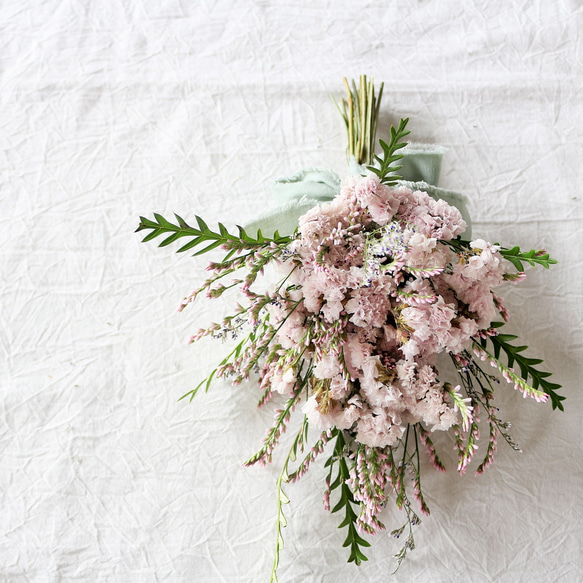 ラッピング無料！いちごミルク色のもこもこスワッグ☆スターチス  