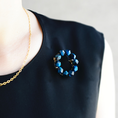 ブローチ ・S（M／Lサイズに変更可能）】青の洞窟の結晶 絶妙なブルー