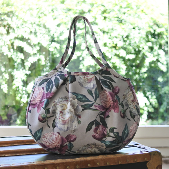 在庫一掃セール送料無料✩丸バッググレー花柄 2枚目の画像