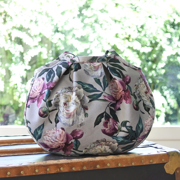 在庫一掃セール送料無料✩丸バッググレー花柄 3枚目の画像