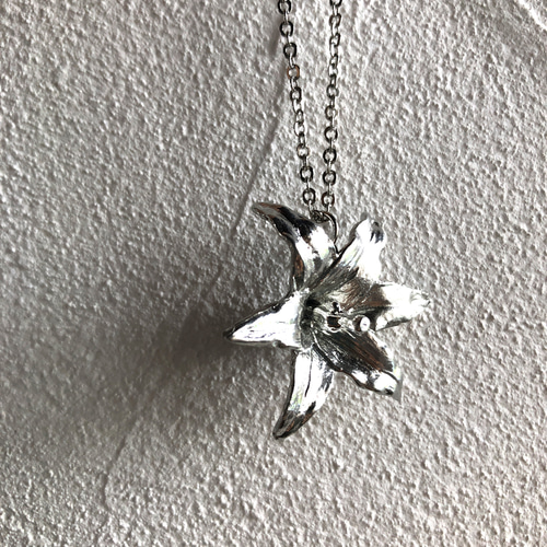 花モチーフ ネックレス 金属製 フック式 花モチーフ ネックレス 金属製 フック式