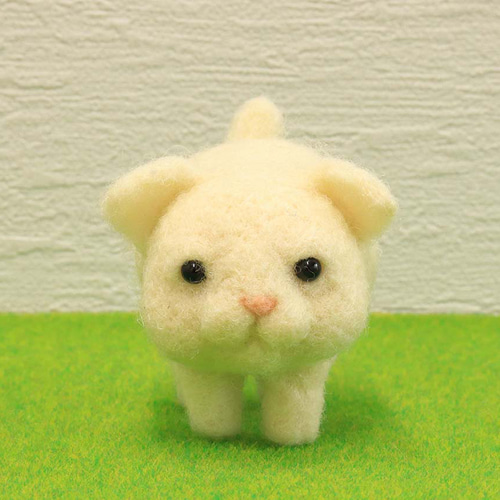 白猫と茶トラ仲良し2匹のアートドール　【ハンドメイド】猫ぬいぐるみ　羊毛フェルト 白猫と茶トラ仲良し2匹のアートドール 【ハンドメイド】猫