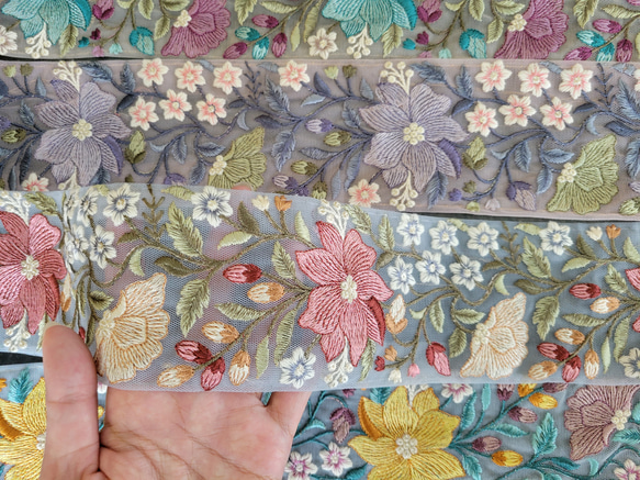 [幅約8cm]インド刺繍リボン/大きなお花 4枚目の画像